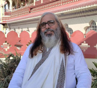 Manu Shandliya Ji AstroBazar: Vedic Astrologer in Greater Noida | DOB Analysis, Jyotish, Vastu Consultant in Greater Noida