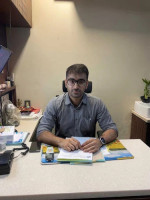 Dr. Sagar Gurnani | Spine Surgeon | Slip Disc Treatment | Back pain doctor in Aundh
