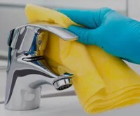 Facial cleaning wipes