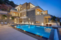 What are the best options to Buy Villa in Noida?