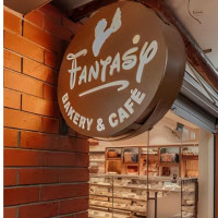 Fantasy Bakery – Premium Cakes, Desserts & Fresh Treats