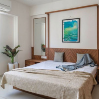What are the different sizes and Price of Paramount Golf Forest Villas?