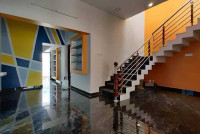 what is the difference between contractor and construction?