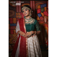 Lakmé Academy Powered By Aptech Ahmedabad:- Cosmetology Course in Satellite Ahmedabad